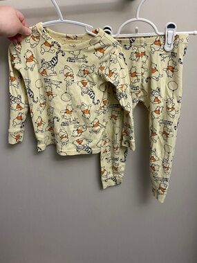 Winnie the Pooh PJs 💛2 for 10💛